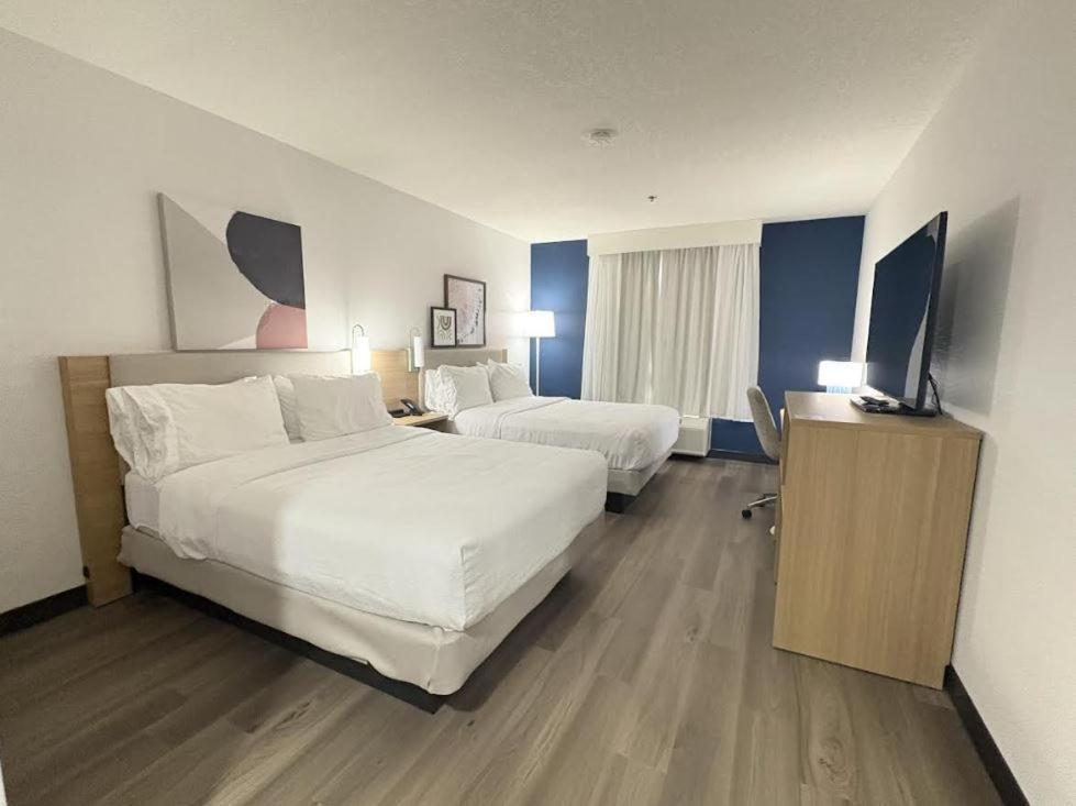 Spark By Hilton กวัลฟ์ ภายนอก รูปภาพ
